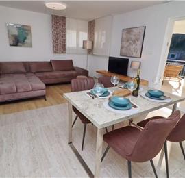 6 Bedroom Beachfront Villa with Heated Pool near Vela Luka on Korcula Island, Sleep 12